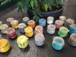 Workshop bei Eromesmarko in Wijchen; Farbtöpfe